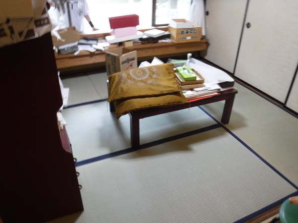 野代神社　社務所（浜乃木）表替28帖半1枚を施工しました。