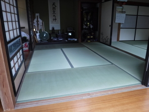 A様宅（八雲町熊野）新畳12帖・畳シ－トを敷く施工をしました。